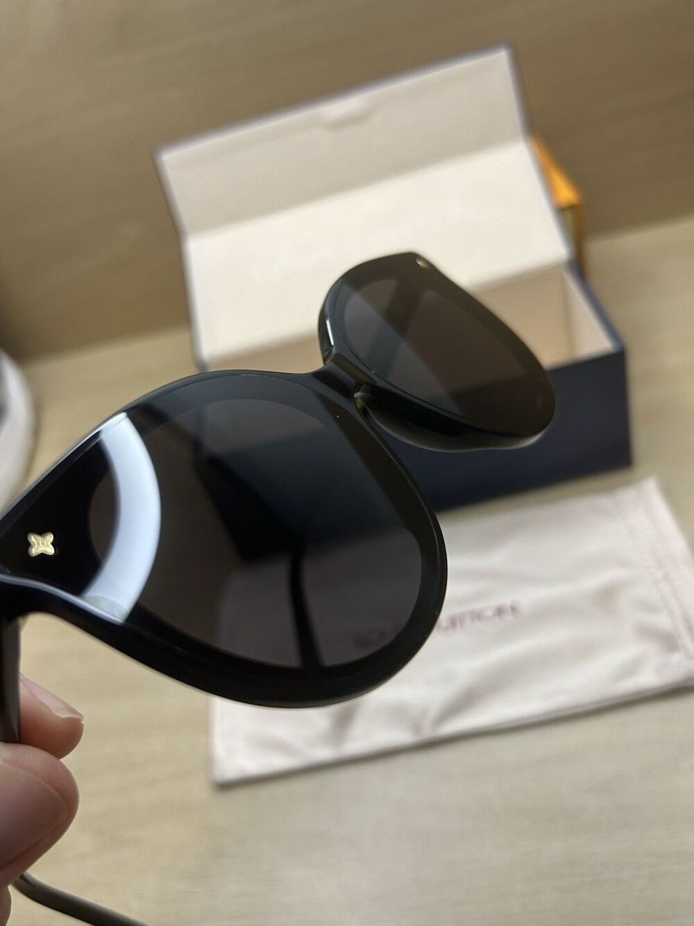 Louis Vuitton Z2130U Monogram Sunglasses - Picture 10 of 14
